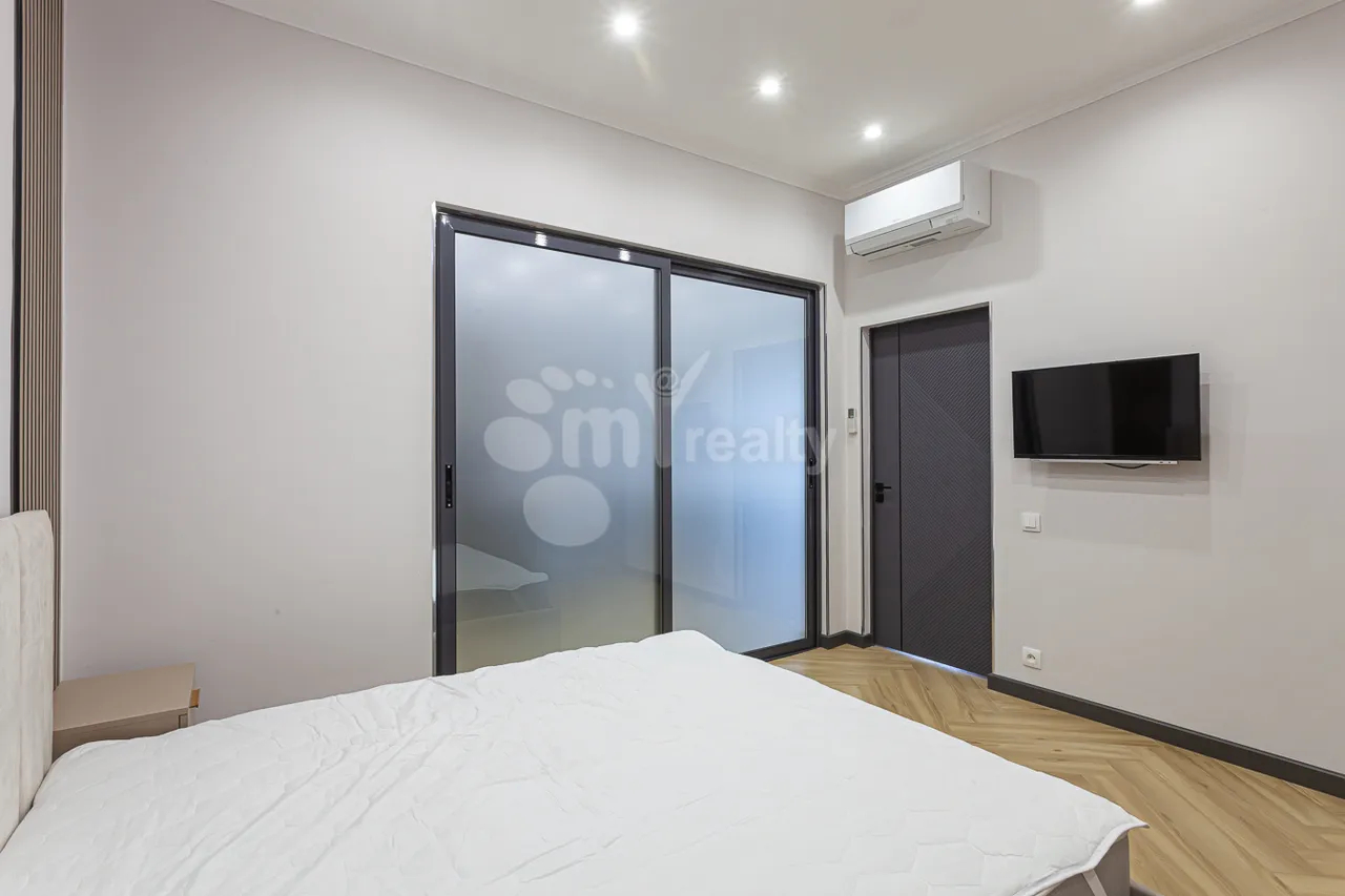 3 bedroom apartment for sale Pushkin St, Center Yerevan, 160847