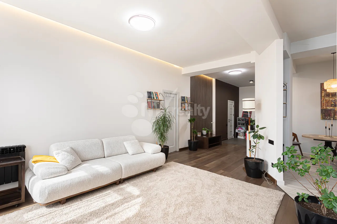 3 bedroom apartment for sale خیابان آدونس, عربگیر ایروان, 159950