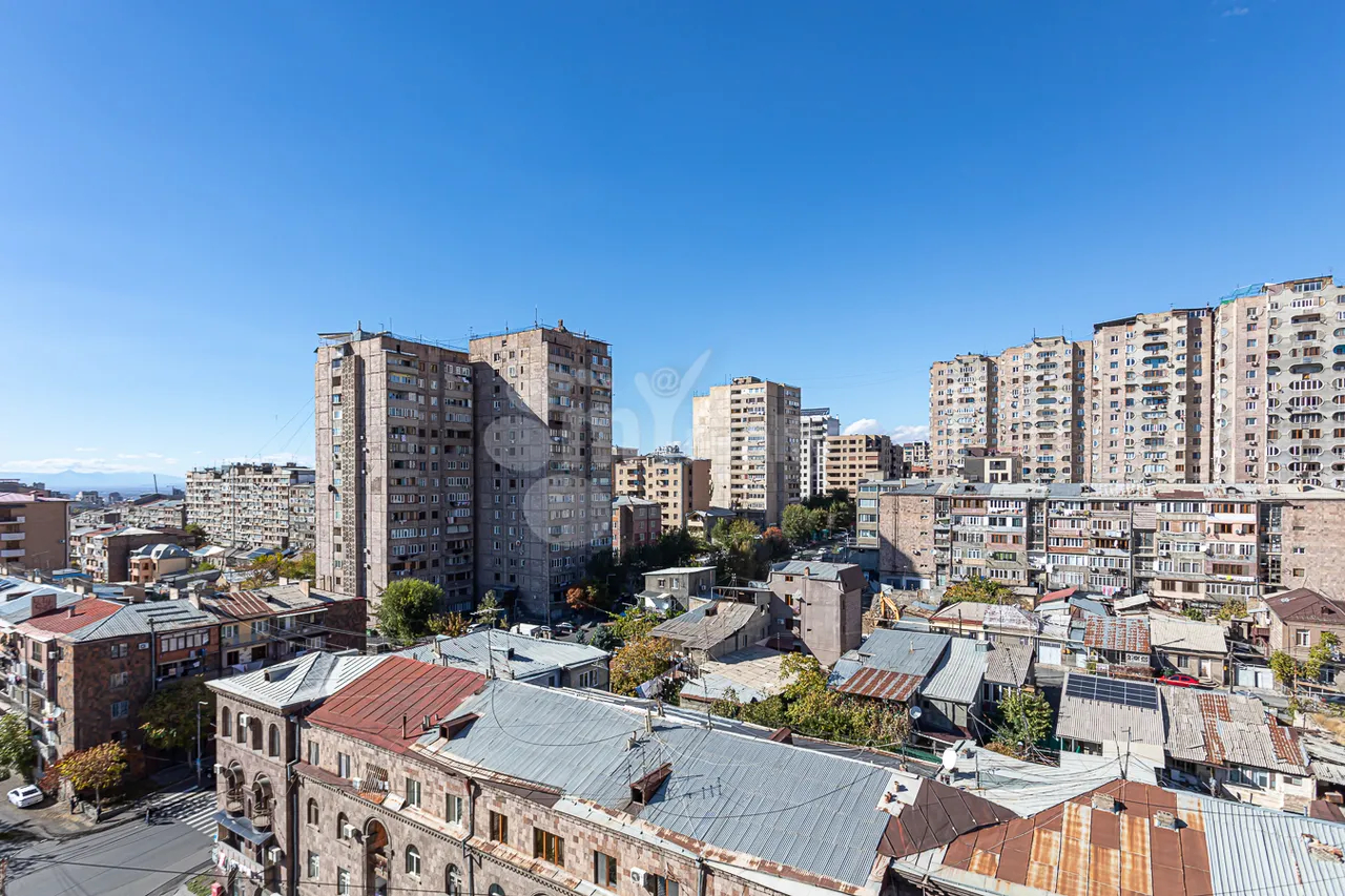 Купить 4 комнатную квартиру Ахбюр Сероб ул, Арабкир Ереван, 157233