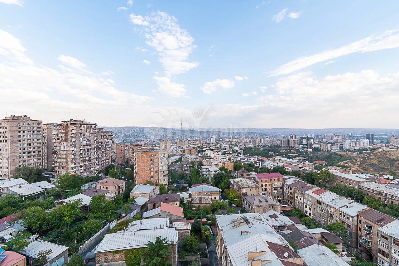 3 սենյականոց բնակարան  Բաղրամյան պող(Կենտրոն), Կենտրոն Երևան, 161808