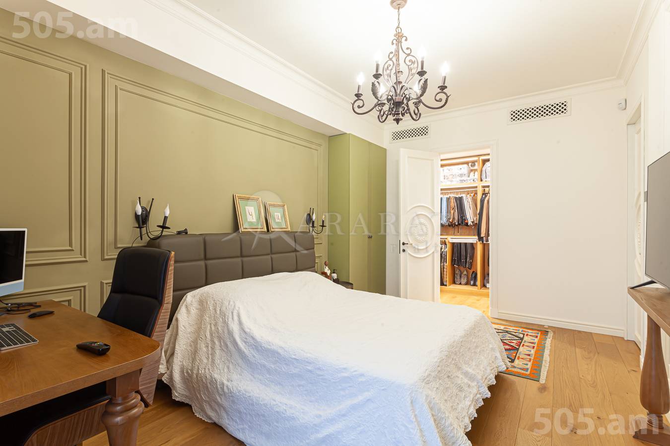 5 սենյականոց բնակարան  Բուզանդի փող, Կենտրոն Երևան, 154376