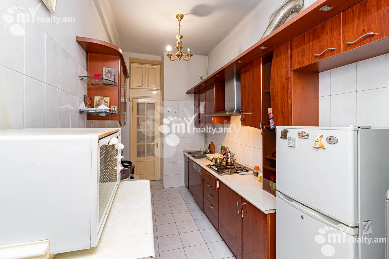 3 bedroom apartment for rent Khanjyan St, Center Yerevan, 148957