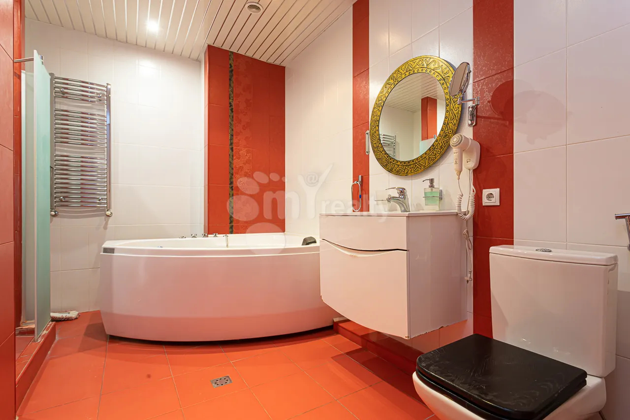 3 bedroom apartment for rent Aram St, Center Yerevan, 161208