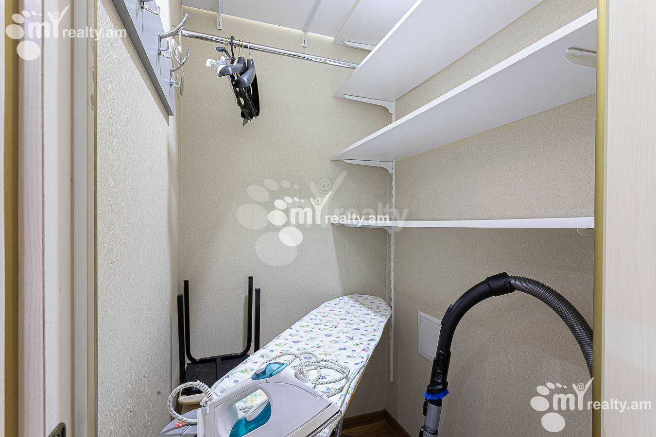 3 bedroom apartment for rent Antarayin St, Center Yerevan, 156854