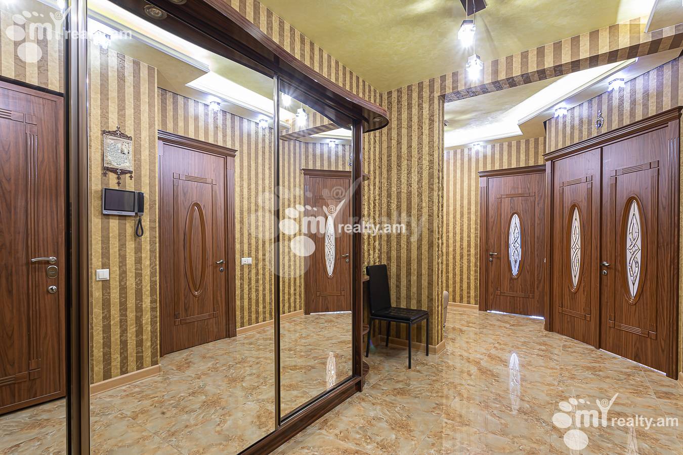 3 bedroom apartment for rent Antarayin St, Center Yerevan, 156854