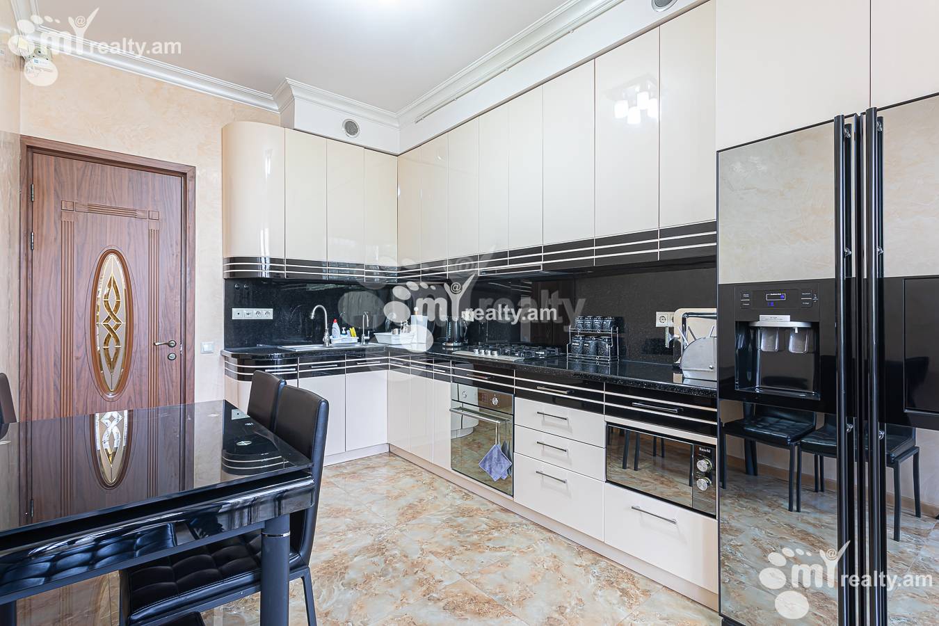 3 bedroom apartment for rent Antarayin St, Center Yerevan, 156854