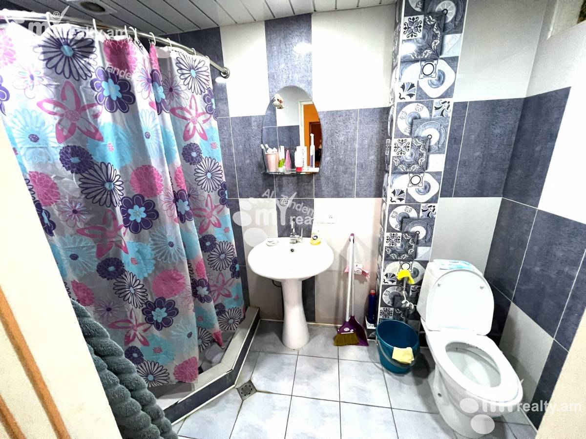 3 bedroom apartment for rent Saryan St, Center Yerevan, 145853