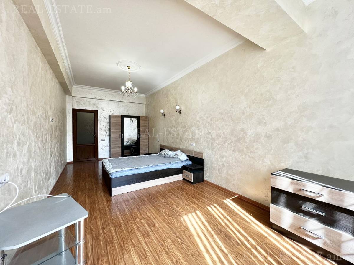 Купить 3 комнатную квартиру Лер. Камсар ул, Центр Ереван, 129972
