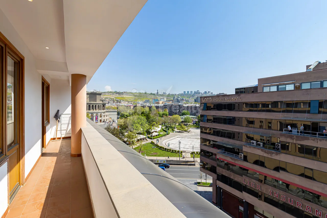 3 սենյականոց բնակարան վարձով Հյուսիսային պող, Կենտրոն Երևան, 159697