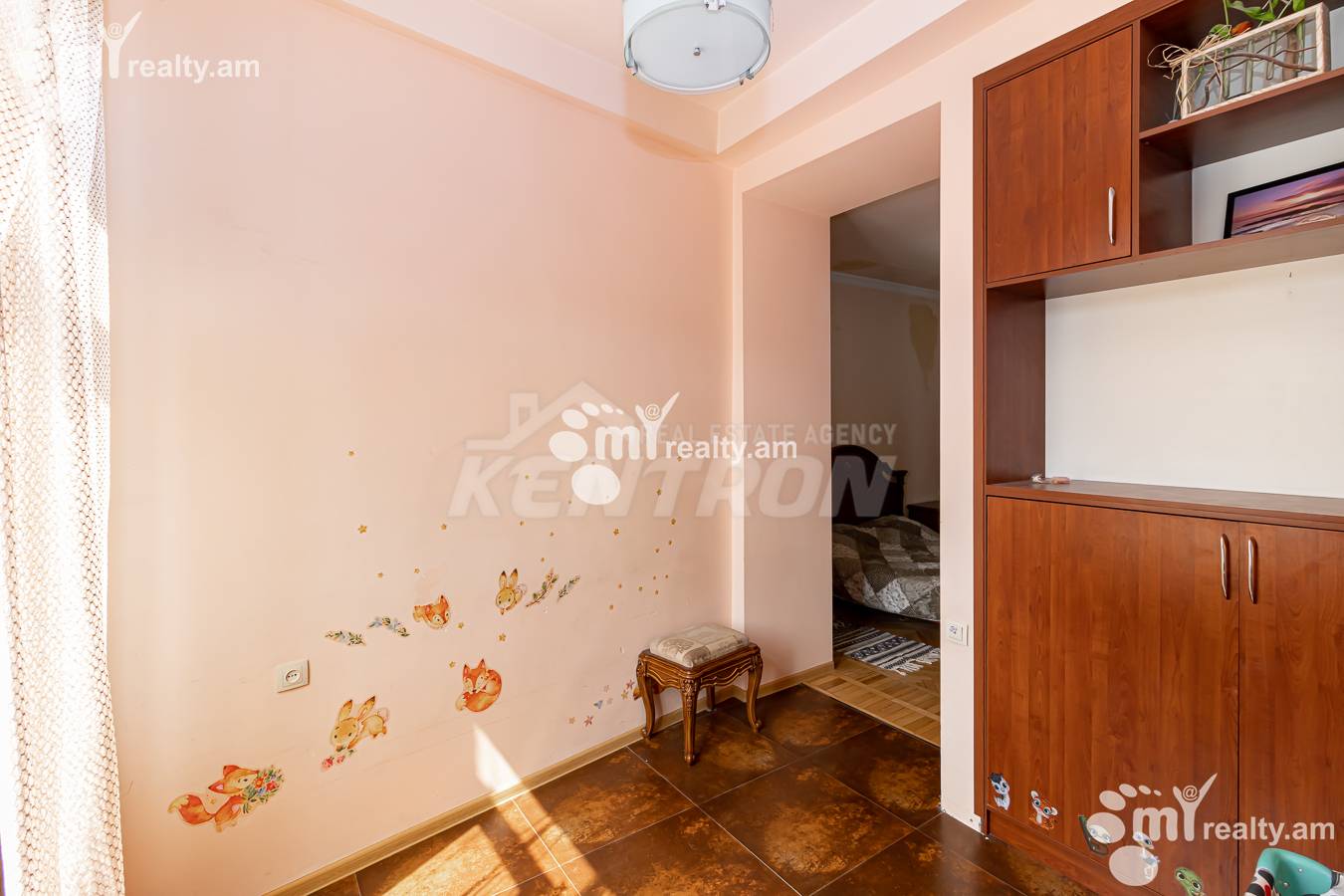 3 սենյականոց բնակարան  Մաշտոցի պող, Կենտրոն Երևան, 147644