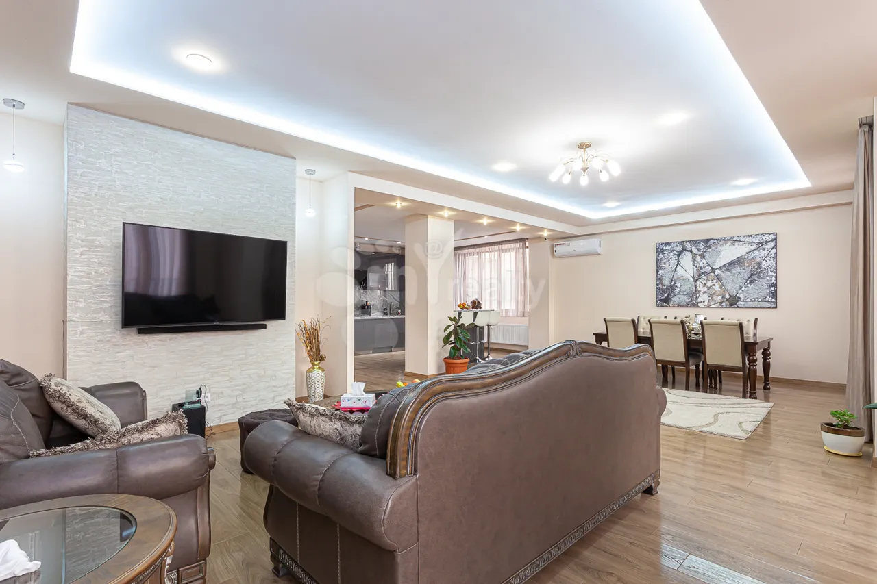 3 bedroom apartment for sale Khorenatsi dead end, Center Yerevan, 159554