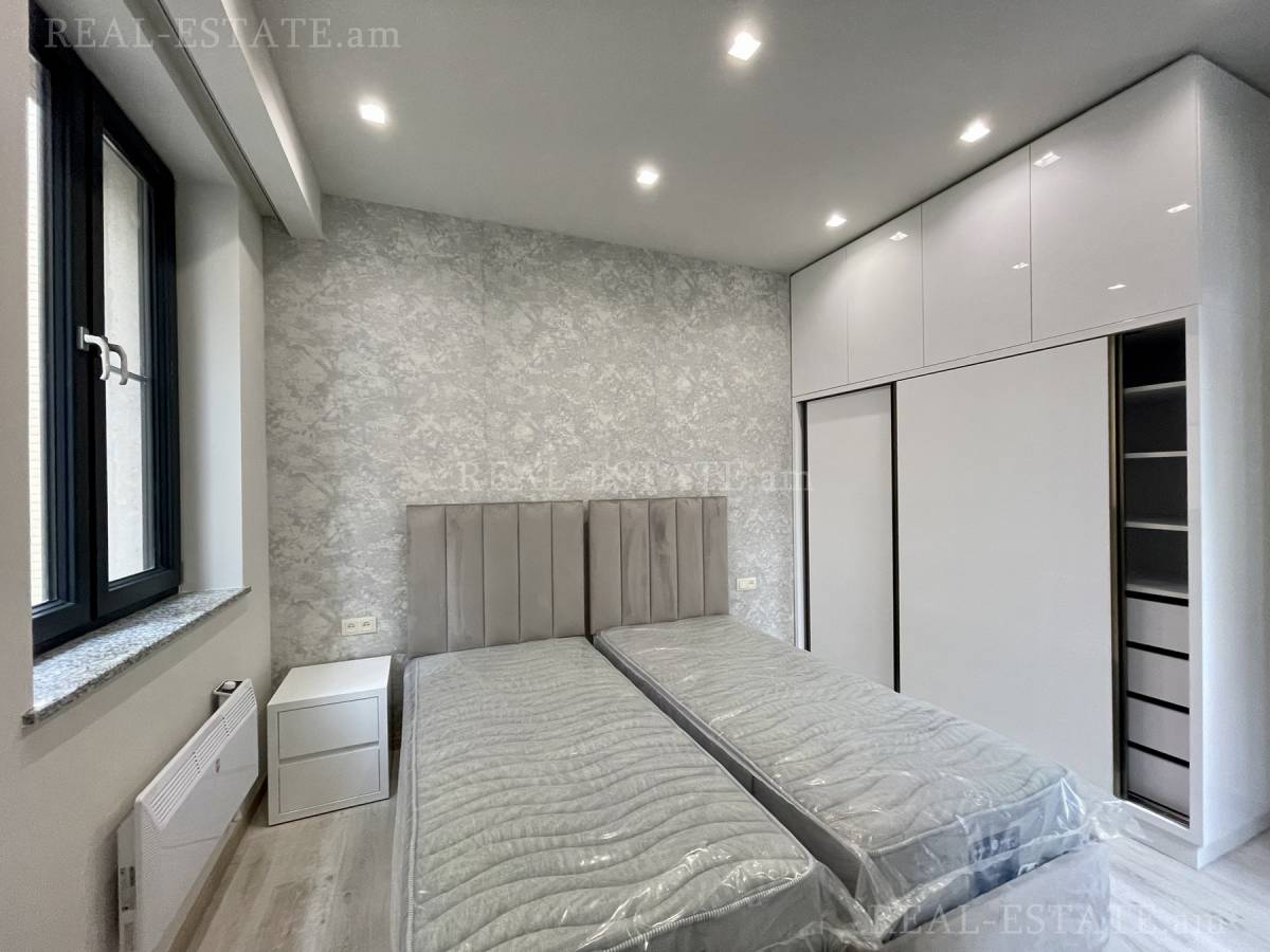 3 bedroom apartment for rent Amiryan St, Center Yerevan, 131705