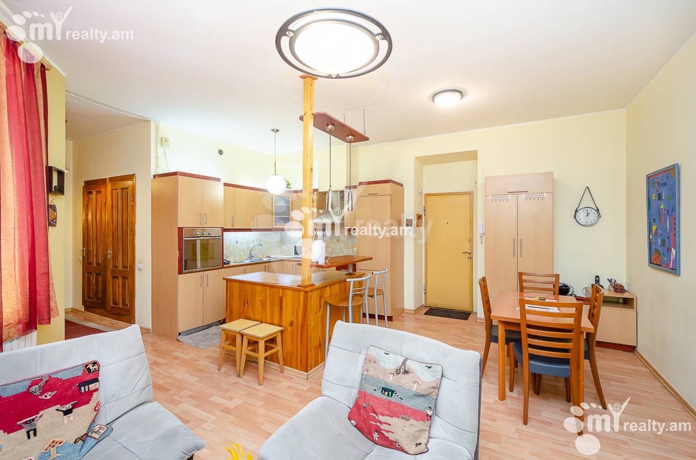 4 bedroom apartment for rent خیابان پوشکین, مرکز شهر ایروان, 151207