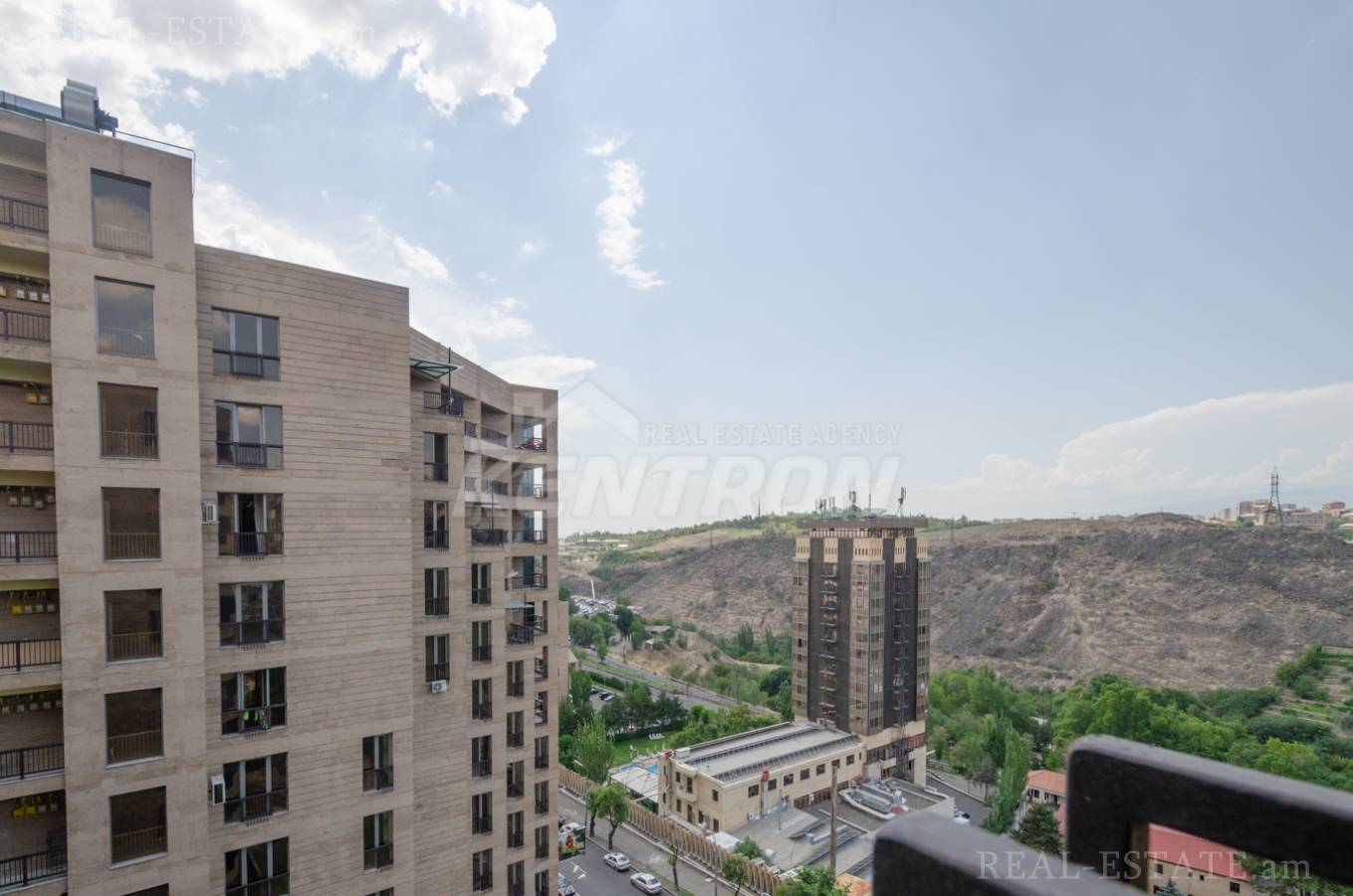 3 bedroom apartment for sale Paronyan St, Center Yerevan, 136720