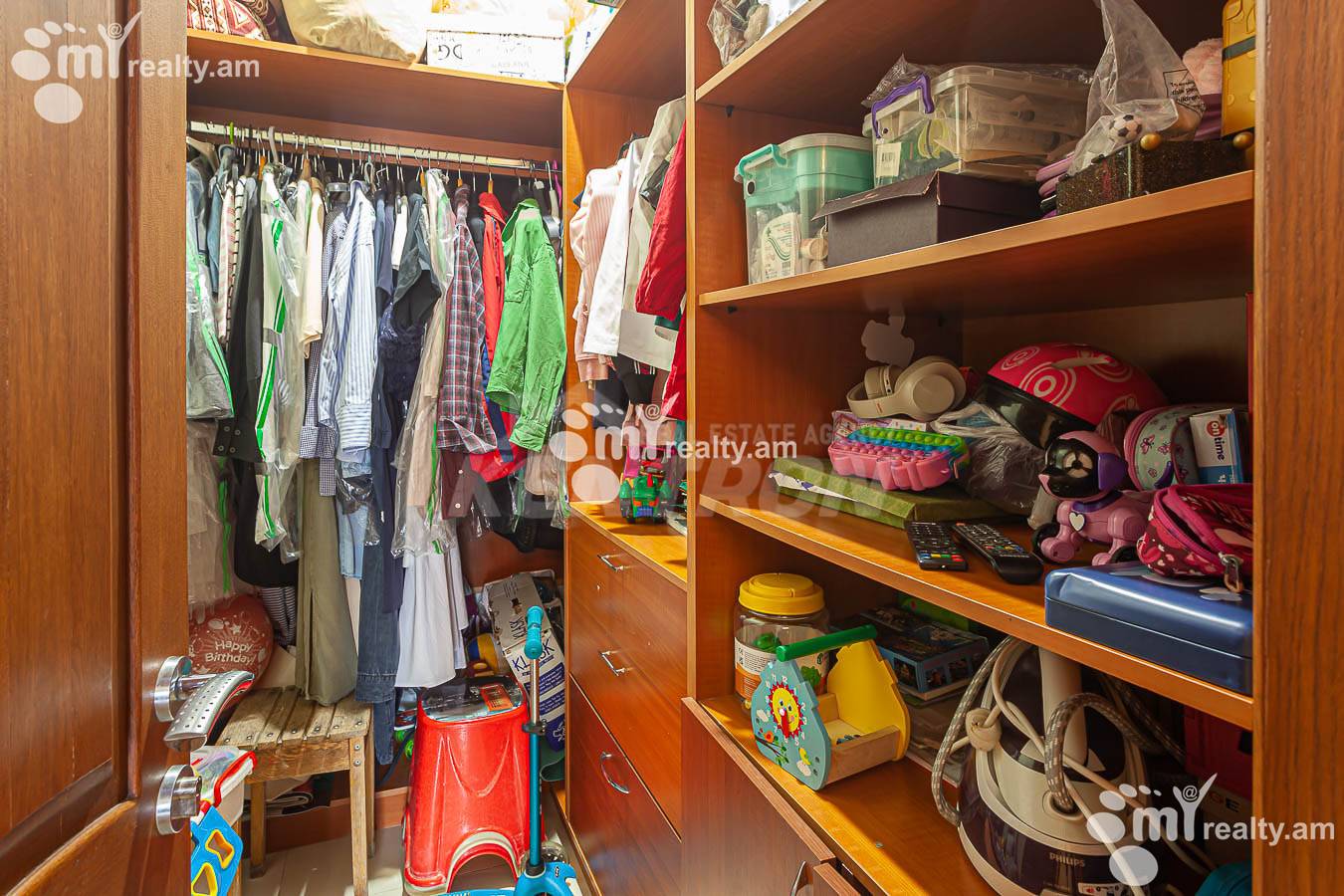 3 bedroom apartment for sale خیابان پارونیان, مرکز شهر ایروان, 153345