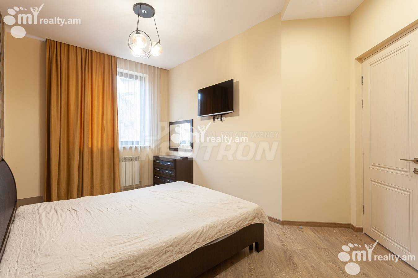 4 bedroom apartment for sale خیابان آنتارایین, مرکز شهر ایروان, 155469