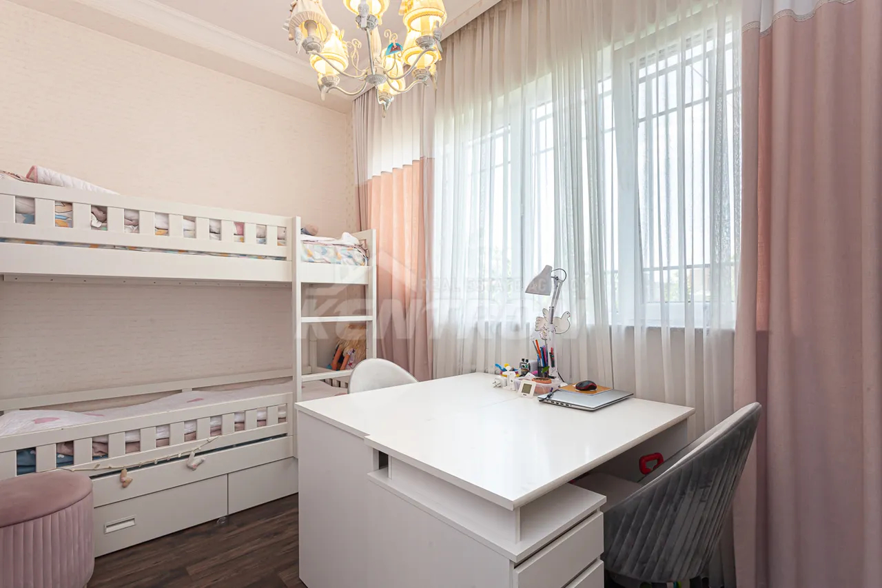 3 bedroom apartment for sale Mashtots Ave, Center Yerevan, 157544
