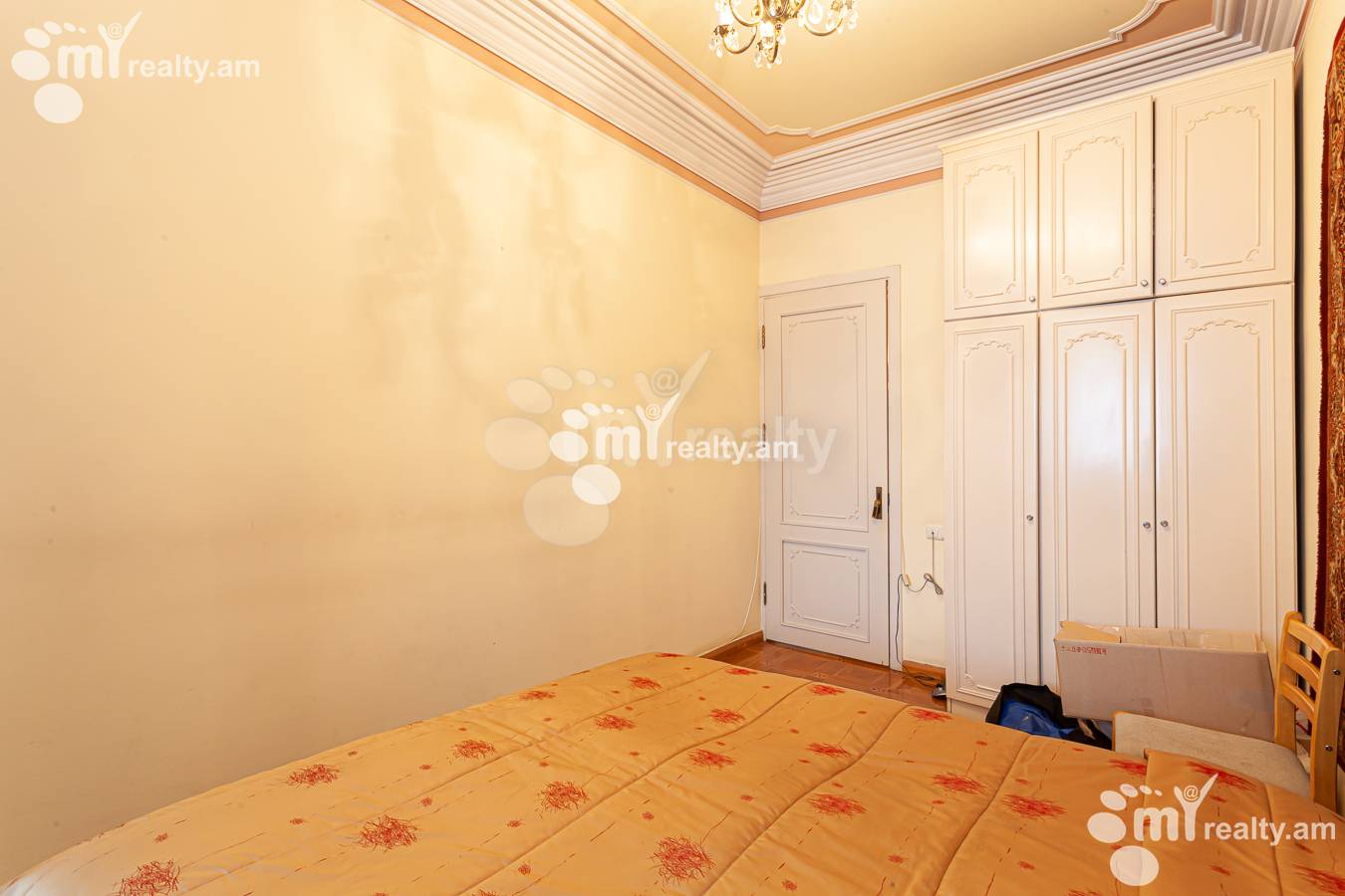 3 bedroom apartment for sale Isahakyan St, Center Yerevan, 154660