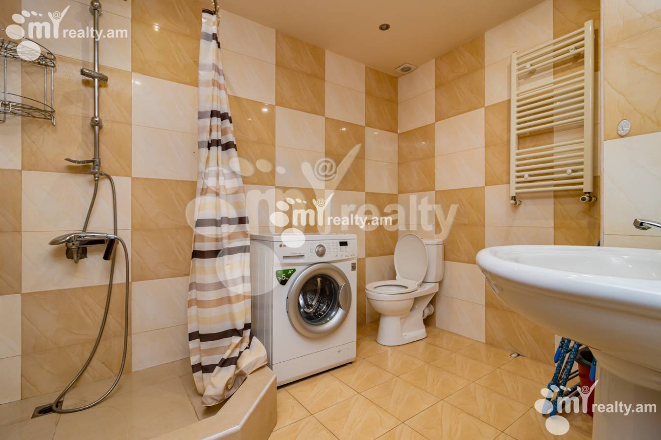 Купить 3 комнатную квартиру Антараин ул, Центр Ереван, 135777