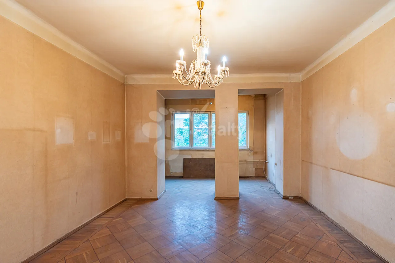 3 bedroom apartment for sale خیابان ابوویان, مرکز شهر ایروان, 160652