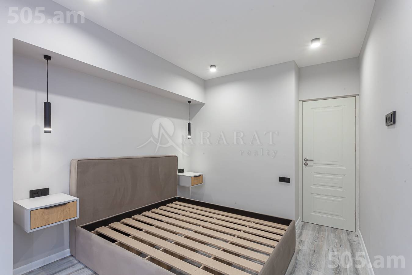 Купить 3 комнатную квартиру М.Хоренаци ул, Центр Ереван, 150833