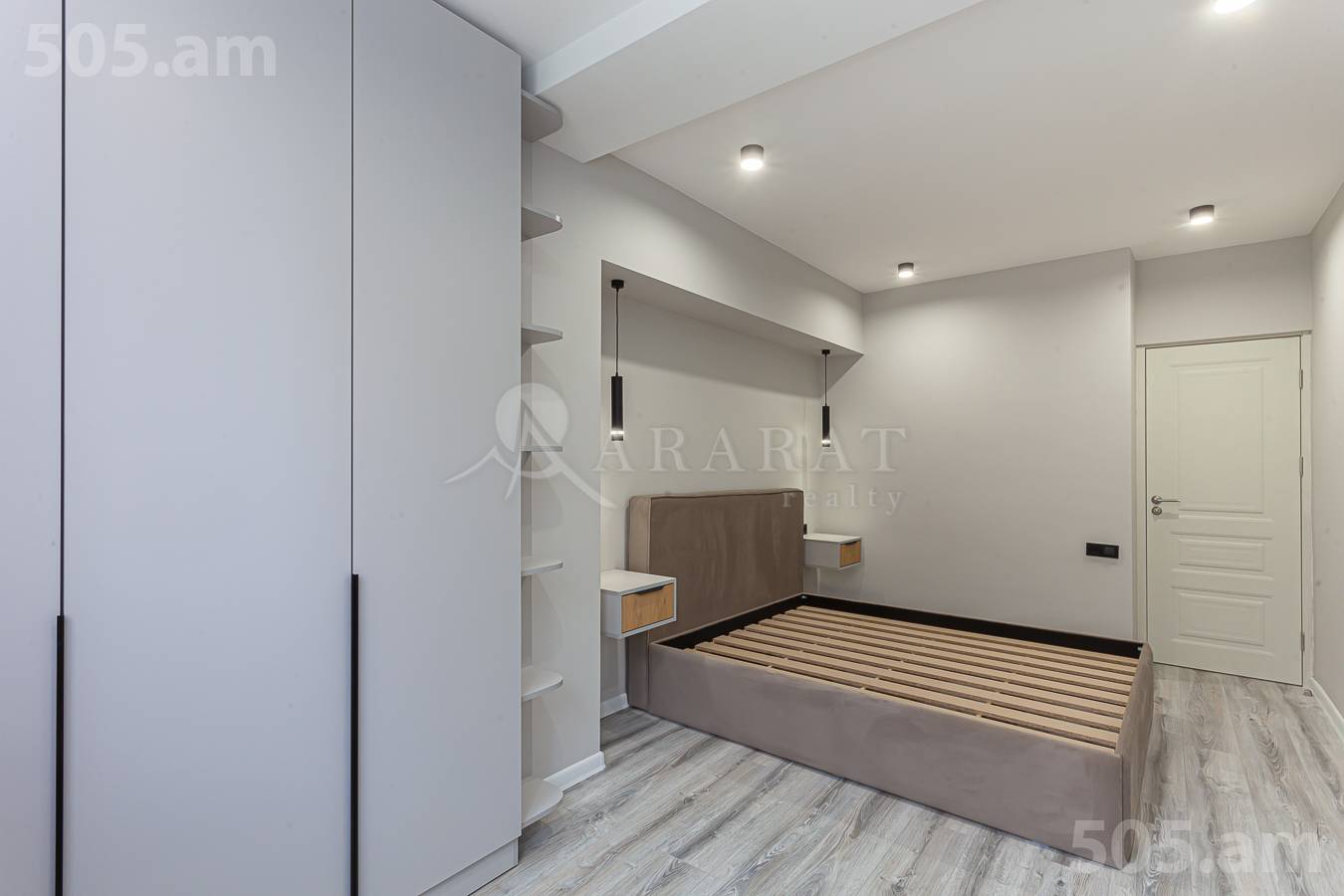 Купить 3 комнатную квартиру М.Хоренаци ул, Центр Ереван, 150833