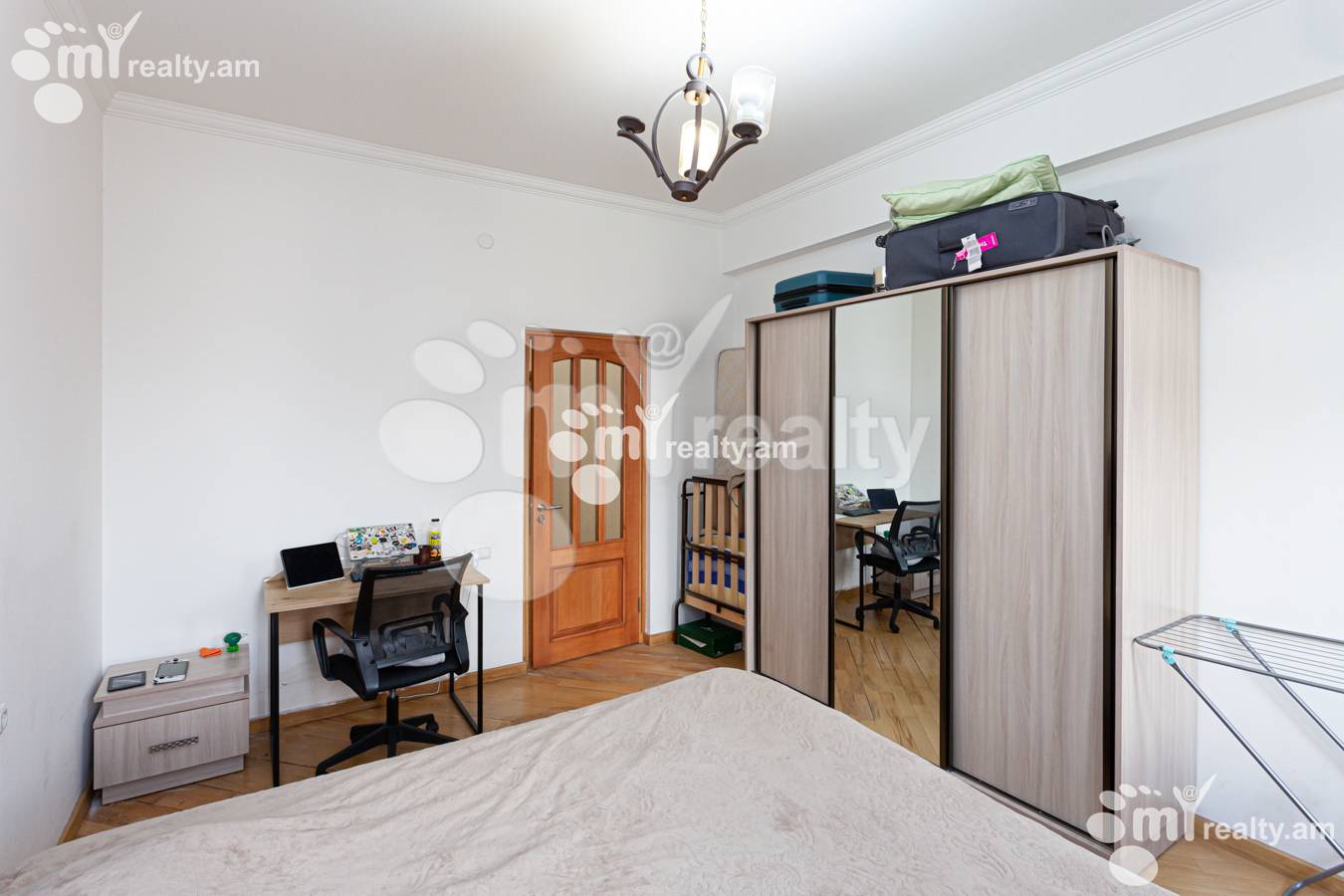 Снять 4 комнатную квартиру Аргишти ул, Центр Ереван, 135165