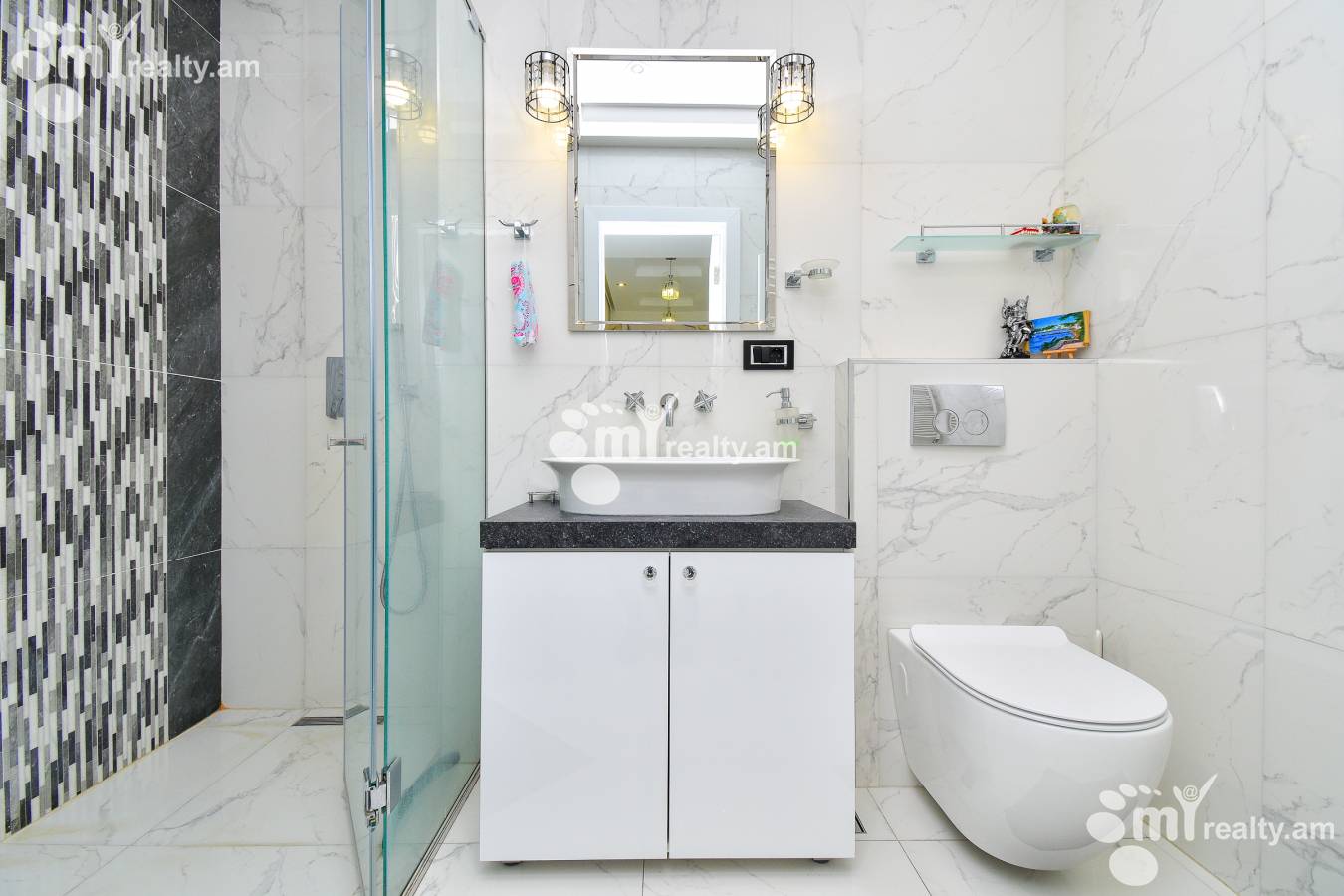 3 bedroom apartment for sale خیابان آنتارایین, مرکز شهر ایروان, 143197