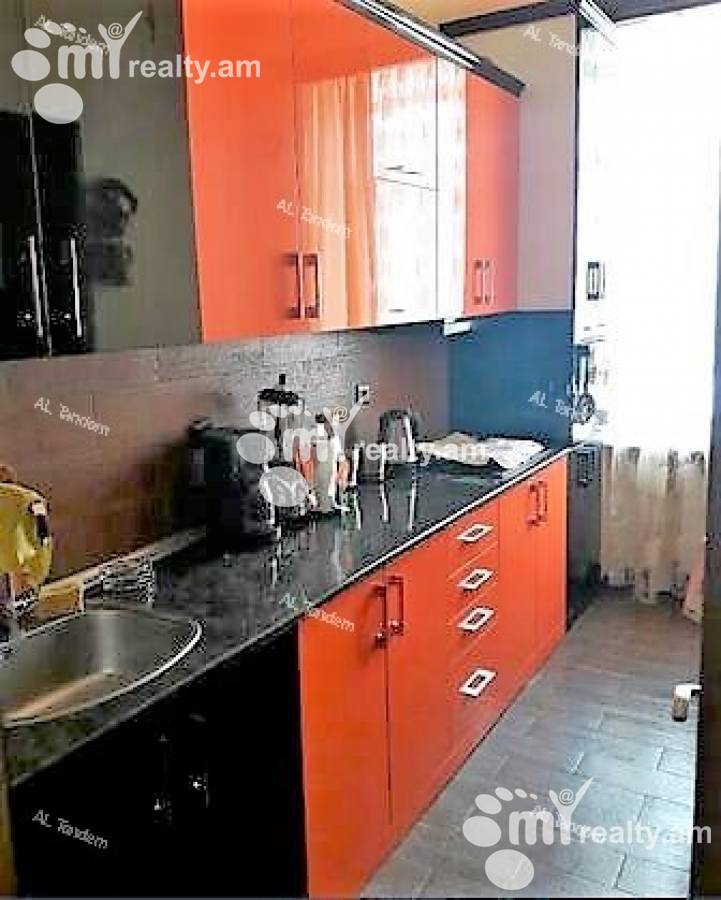 3 սենյականոց բնակարան  ՆարԴոսի փող, Կենտրոն Երևան, 128493