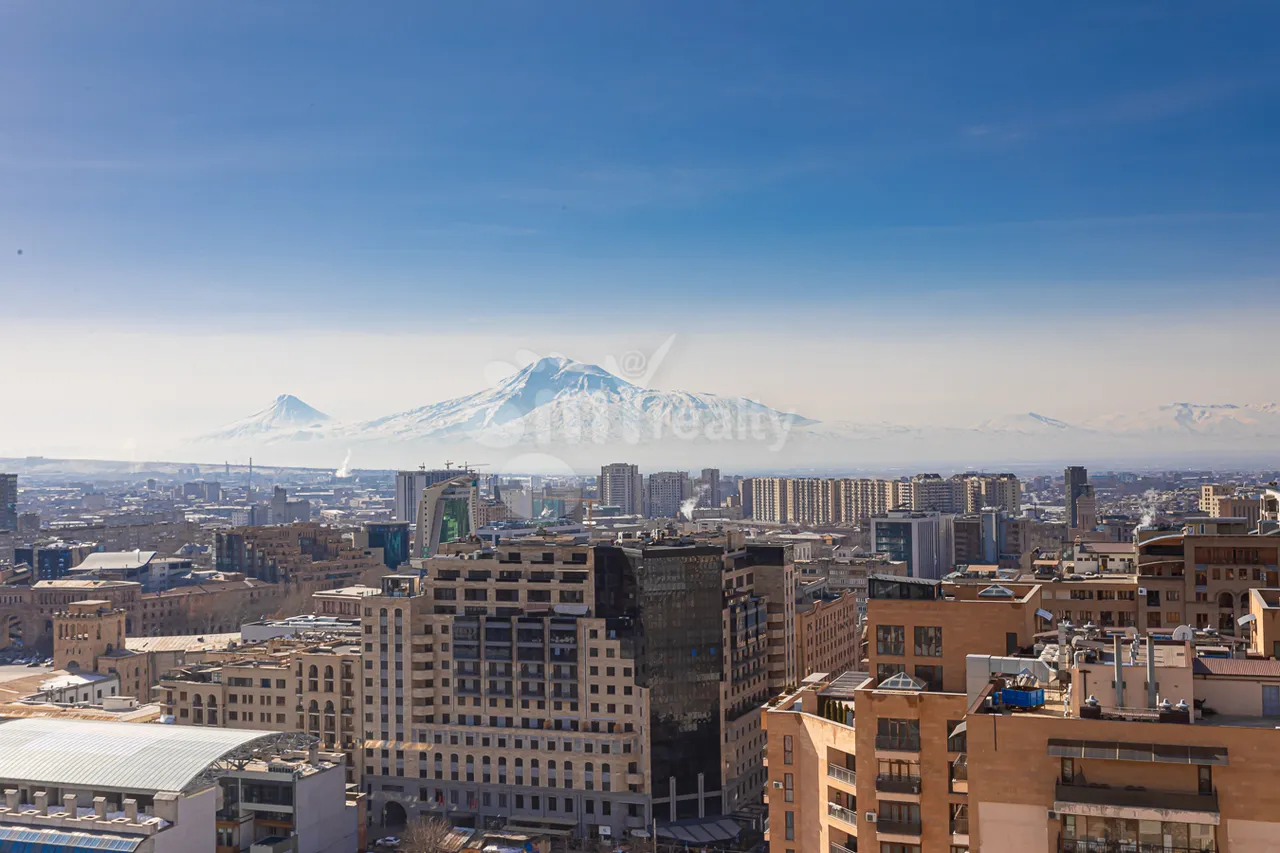 4 սենյականոց բնակարան  Պուշկինի փող, Կենտրոն Երևան, 157582