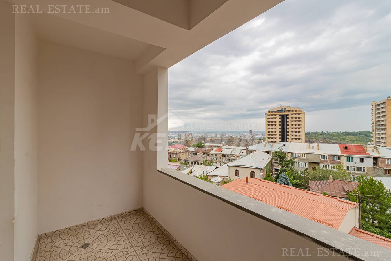 3 bedroom apartment for rent Gyulbenkyan St, Arabkir Yerevan, 137014