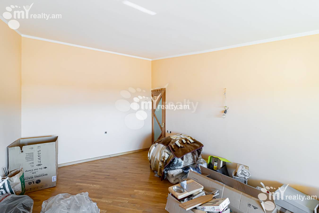4 սենյականոց բնակարան  Գլինկայի փող, Կենտրոն Երևան, 154197
