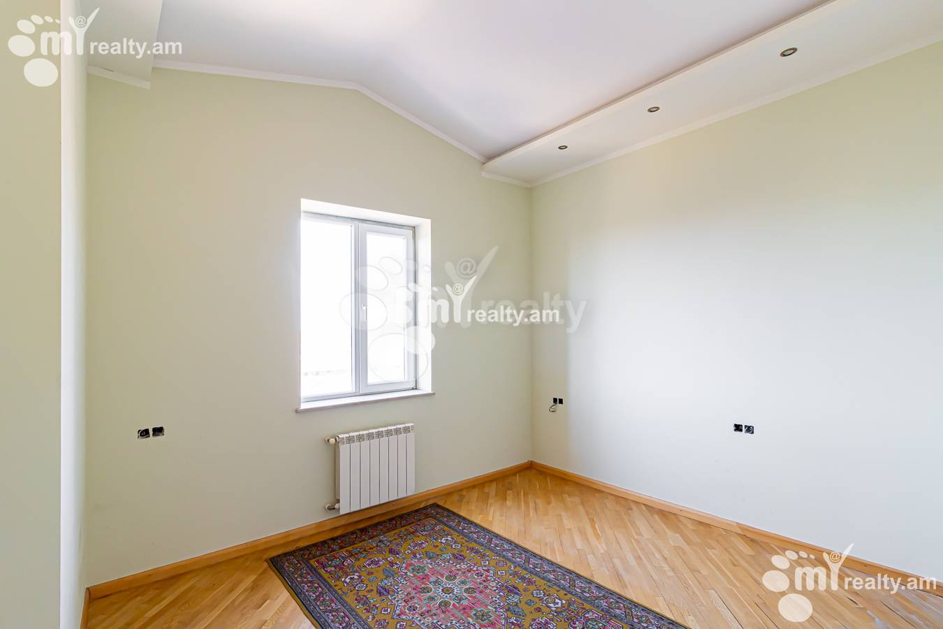 4 սենյականոց բնակարան  Գլինկայի փող, Կենտրոն Երևան, 154197