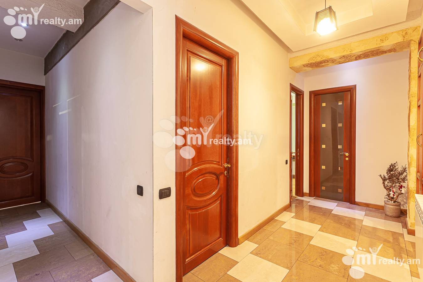 4 bedroom apartment for rent Paronyan St, Center Yerevan, 152347