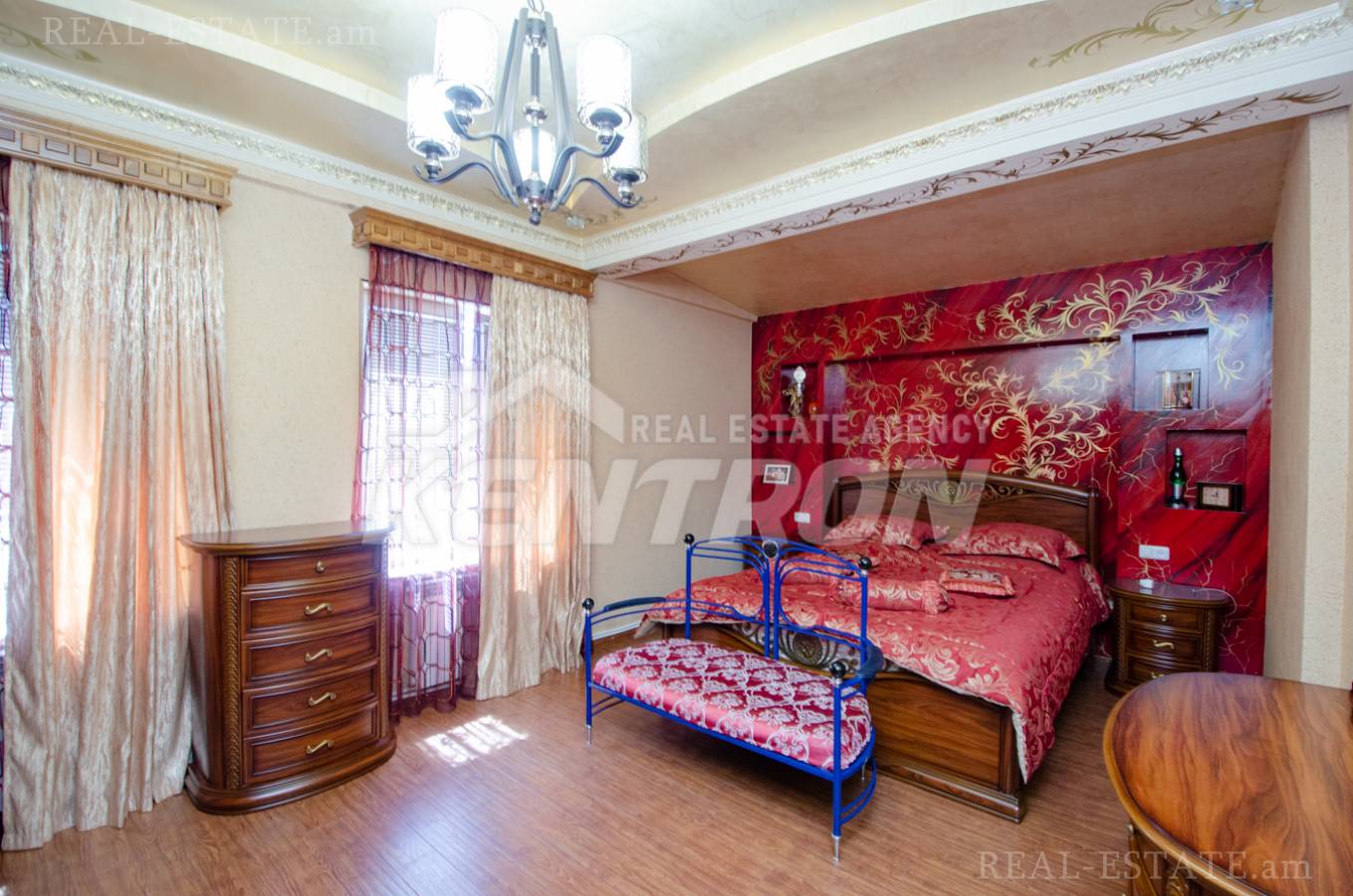 House for sale Gogol St, Kanaqer-Zeytun Yerevan, 136592