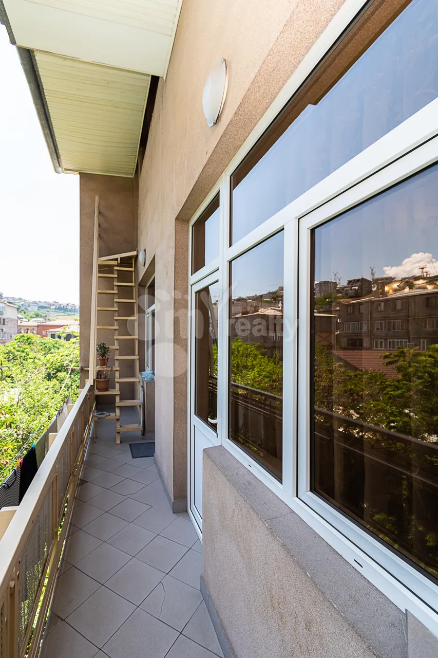 5 bedroom apartment for sale خیابان نعلبندیان, مرکز شهر ایروان, 160686
