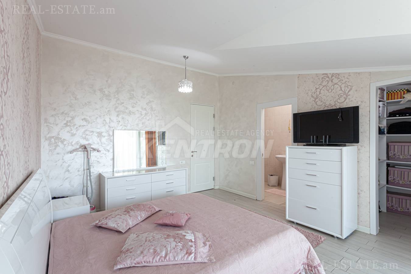 3 bedroom apartment for rent Antarayin St, Center Yerevan, 140316