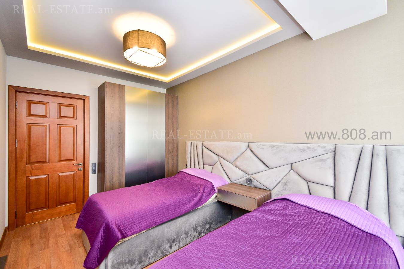 4 սենյականոց բնակարան  Ծիծեռնակաբերդի խճուղի, Կենտրոն Երևան, 126572