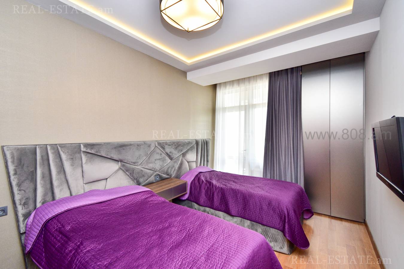 4 սենյականոց բնակարան  Ծիծեռնակաբերդի խճուղի, Կենտրոն Երևան, 126572