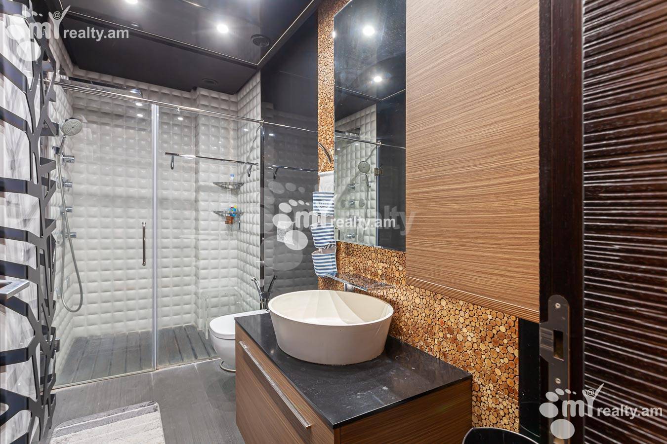 4 սենյականոց բնակարան  Տերյան փող, Կենտրոն Երևան, 155295