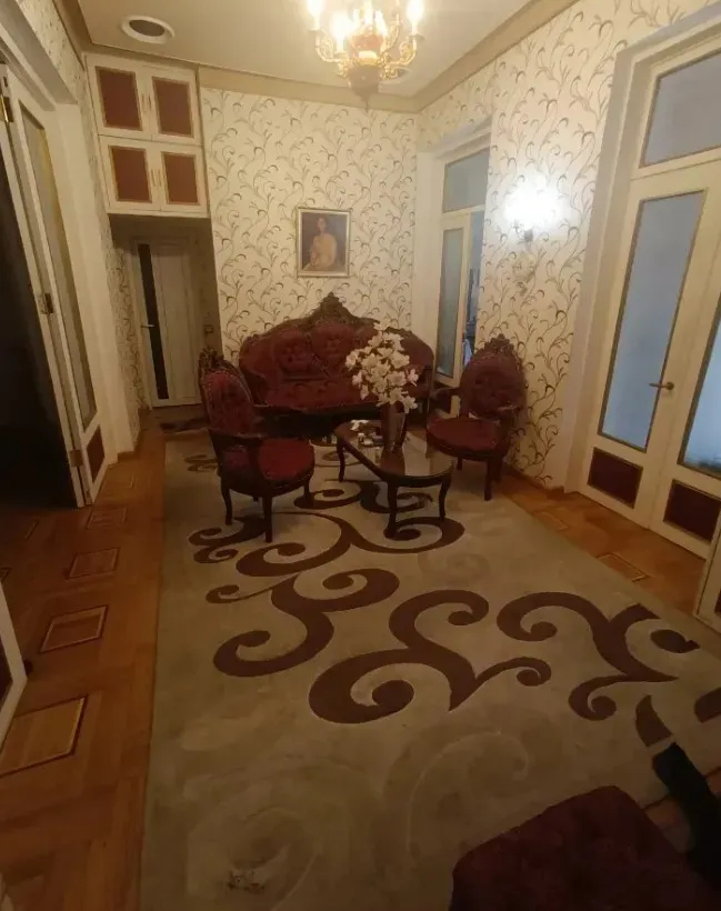 4 bedroom apartment for sale Vardanants St, Center Yerevan, 161094