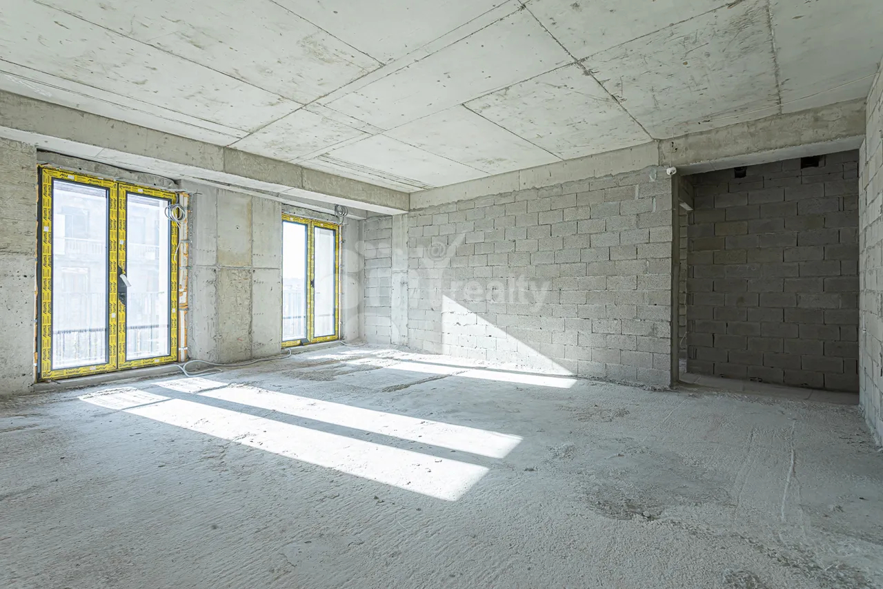 4 սենյականոց բնակարան  Լեոի փող, Կենտրոն Երևան, 157440