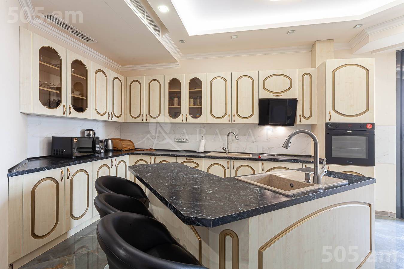 Купить 5 комнатную квартиру Сасна Црер ул., Давташен Ереван, 154845