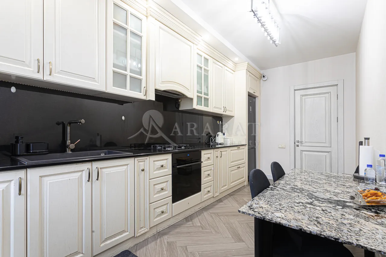 4 bedroom apartment for sale Aram St, Center Yerevan, 159222
