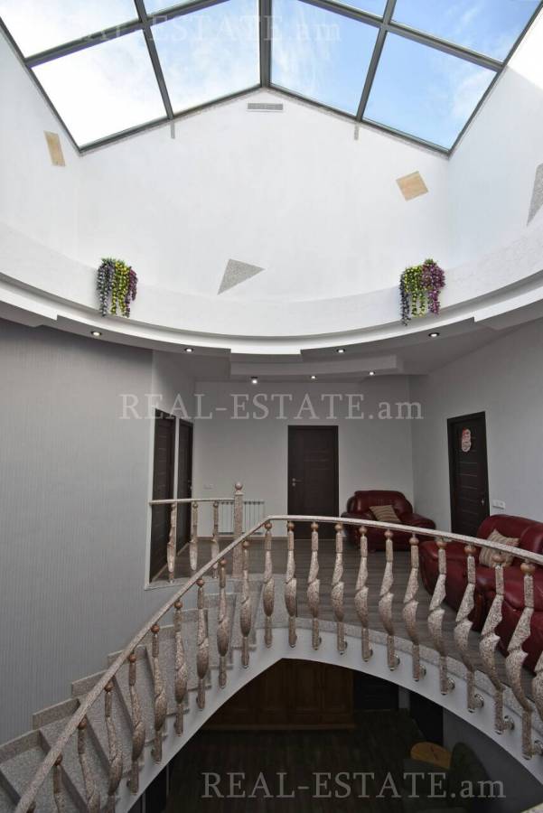 Առանձնատուն  Մելքումովի փող, Դավթաշեն Երևան, 121070