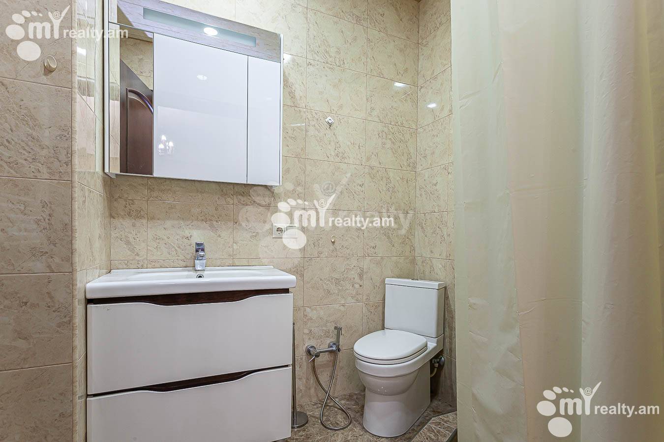 3 bedroom apartment for sale خیابان فوچیک, آچاپنیاک ایروان, 152996