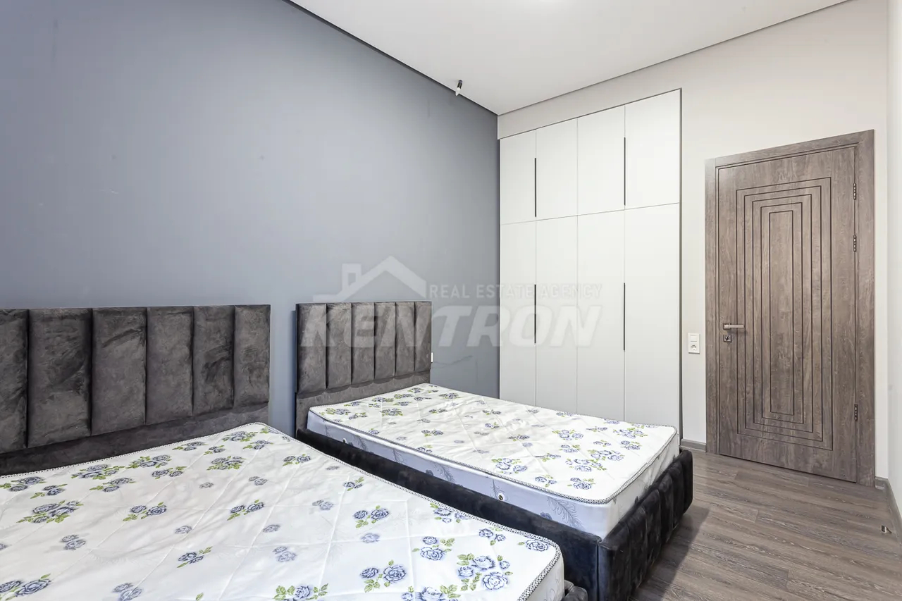 4 bedroom apartment for sale Azatutyan Ave, Arabkir Yerevan, 161890