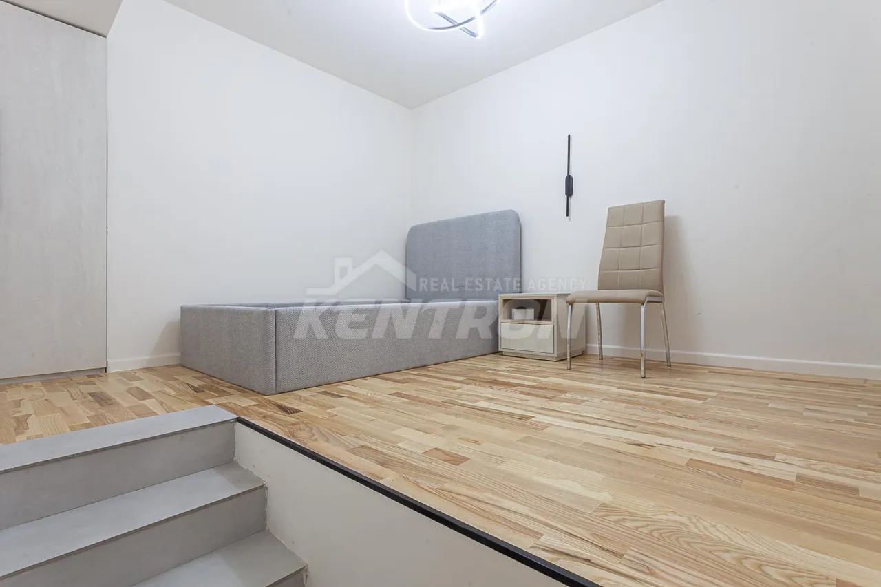 4 bedroom apartment for sale Nalbandyan St, Center Yerevan, 157672