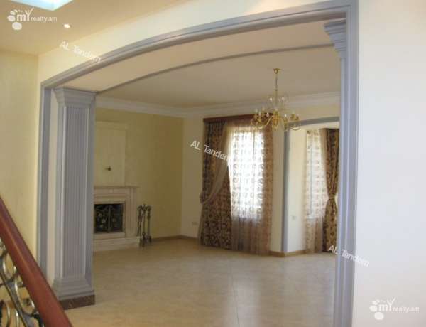 arandznatun-vacharq-Yerevan-Center