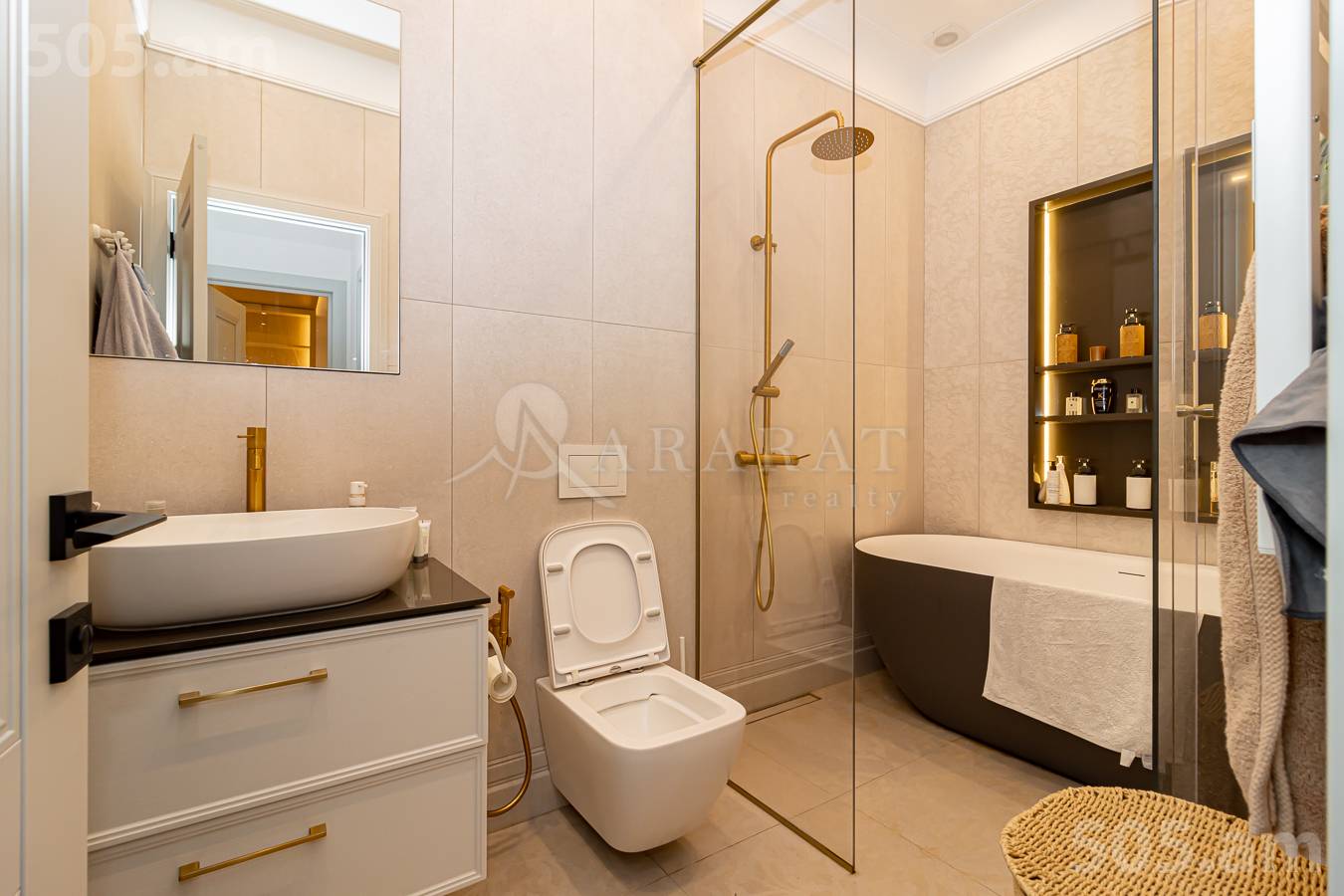 4 bedroom apartment for sale Antarayin St, Center Yerevan, 149367